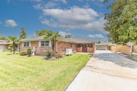 Photo of 7 Greenwood Drive Dr, Destrehan, LA 70047 (MLS # NO2549465)