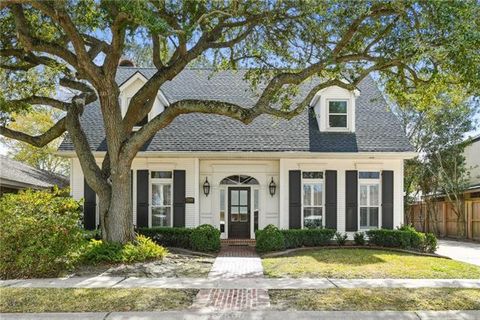 Photo of 7500 Windsor Drive, Harahan, LA 70123 (MLS # NO2542865)