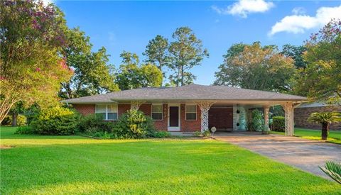 Photo of 1802 Shirley Park Place Pl, Alexandria, LA 71301 (MLS # CN2546468)