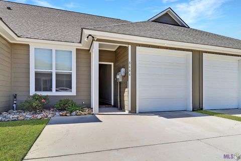 Photo of 8644 Edgewater Dr Dr, Baton Rouge, LA 70820 (MLS # BR2026004497)