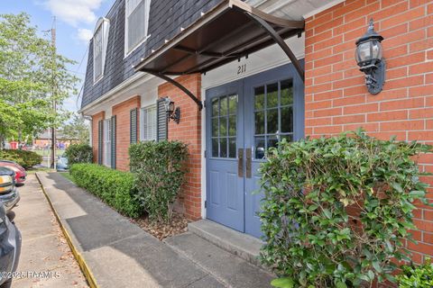 Photo of 211 Versailles Boulevard #5, Lafayette, LA 70501 (MLS # 2500006153)