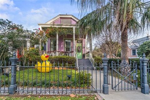 Photo of 3701 Carondelet Street St, New Orleans, LA 70115 (MLS # NO2538996)