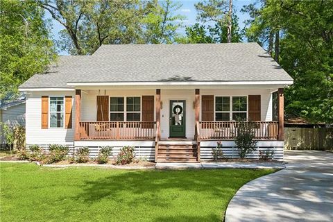 Photo of 71038 Lake Placid Drive, Covington, LA 70433 (MLS # NO2553482)