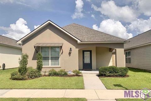 Photo of 1427 Granby Dr Dr, Baton Rouge, LA 70820 (MLS # BR2026004239)