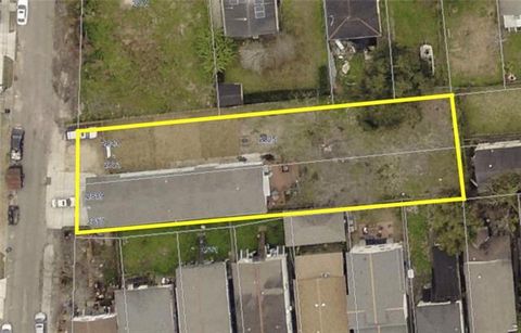 Photo of 2817 Upperline Street St, New Orleans, LA 70115 (MLS # NO2552181)