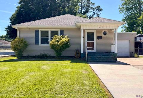 Photo of 1319 Second St ST, Morgan City, LA 70380 (MLS # BY2026008382)