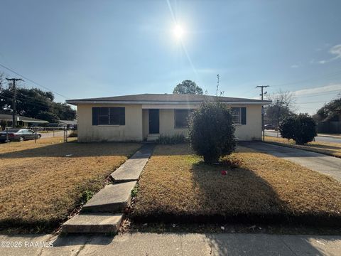 Photo of 1002 Saint Charles Street, Lafayette, LA 70501 (MLS # 2600001042)