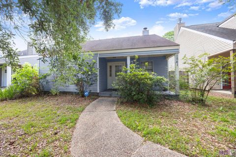 Photo of 1541 Lila St, Baton Rouge, LA 70820 (MLS # BR2026008122)