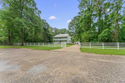 Photo of 10426 Old Field Rd RD, St. Francisville, LA 70775 (MLS # BR2026009482)