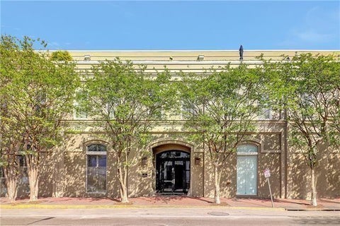 Photo of 840 Tchoupitoulas Street St #201, New Orleans, LA 70130 (MLS # NO2568497)