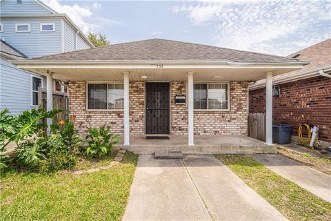 Photo of 732 S Gayoso Street St, New Orleans, LA 70119 (MLS # NO2544961)