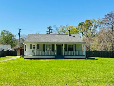 Photo of 376 Croydon Ave Ave #A, Baton Rouge, LA 70806 (MLS # BR2026006450)