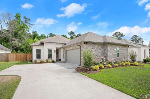 Photo of 25335 Burlington Dr Dr, Denham Springs, LA 70726 (MLS # BR2026008268)