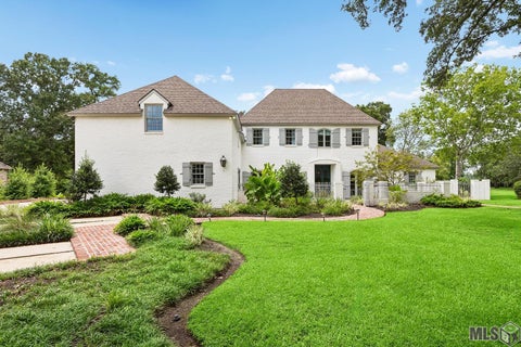 Photo of 18211 S Mission Hills Ave Ave, Baton Rouge, LA 70810 (MLS # BR2026013130)