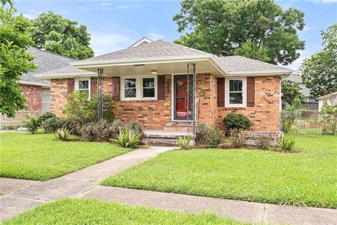 Photo of 3011 46th Street St, Metairie, LA 70001 (MLS # NO2551138)