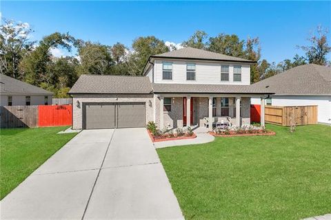 Photo of 816 Dandelion Drive Dr, Waggaman, LA 70094 (MLS # NO2543410)