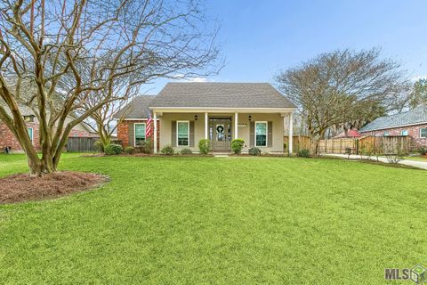 Photo of 7640 Hickory Ridge Dr Dr, Denham Springs, LA 70706 (MLS # BR2026003032)