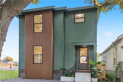 Photo of 331 Newton Street St, New Orleans, LA 70114 (MLS # NO2547961)