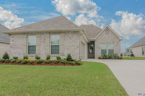 Photo of 17102 Shearwater Trace Trce, Prairieville, LA 70769 (MLS # BR2025021866)