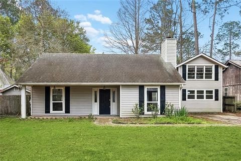 Photo of 1446 Joan Street St, Mandeville, LA 70448 (MLS # NO2548239)