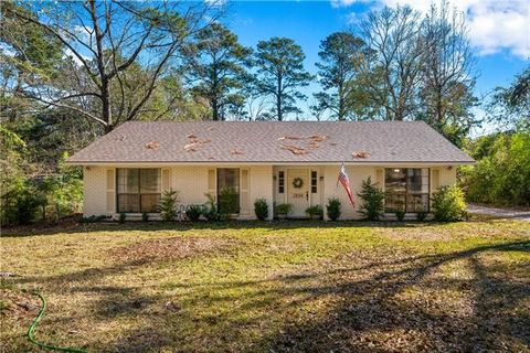 Photo of 2834 Military Highway Hwy, Pineville, LA 71360 (MLS # CN2544566)