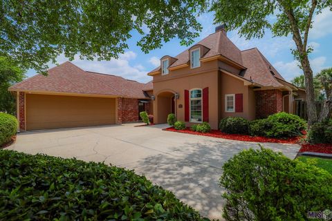 Photo of 18436 Lake Stream Dr Dr, Greenwell Springs, LA 70739 (MLS # BR2026007907)