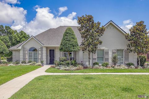 Photo of 151 Vi Drive Dr, Houma, LA 70360 (MLS # BY2026009892)