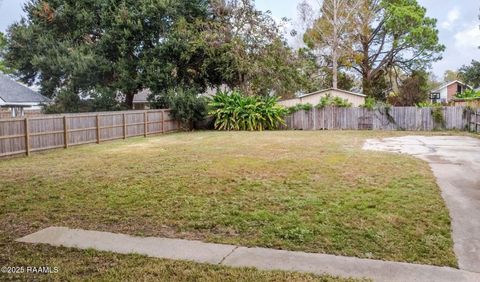 Photo of 121 Meadow Glen Drive, Youngsville, LA 70592 (MLS # 2500005873)