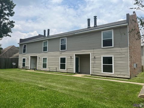 Photo of 1921 Southpointe Dr Dr, Baton Rouge, LA 70808 (MLS # BR2026005498)