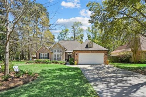 Photo of 611 Magnolia Ridge Drive East Dr, Mandeville, LA 70448 (MLS # NO2547888)