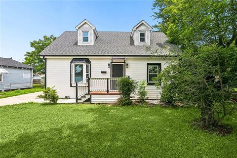 Photo of 1045 Avenue B, Westwego, LA 70094 (MLS # NO2563812)