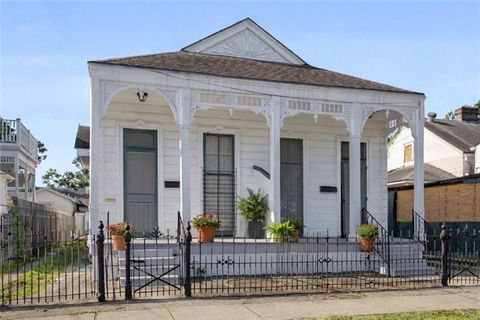 Photo of 3616 Baronne Street St, New Orleans, LA 70115 (MLS # NO2547430)