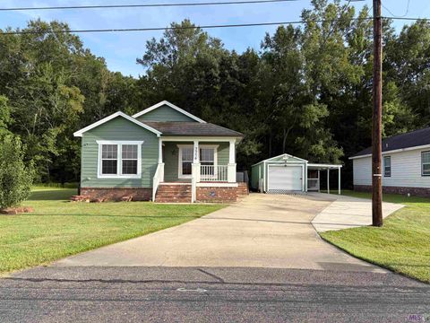 Photo of 7716 Danielle Ave Ave, Zachary, LA 70791 (MLS # BR2026013618)
