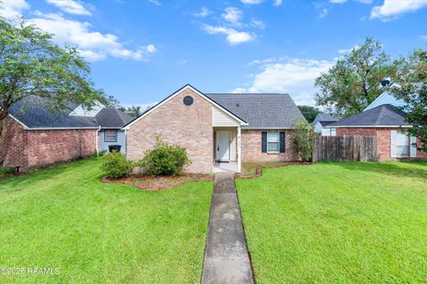 Photo of 745 Fawn Lake Drive, Baton Rouge, LA 70816 (MLS # 2500003857)