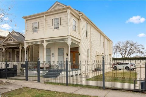 Photo of 2115 Marengo Street St #C, New Orleans, LA 70115 (MLS # NO2542229)