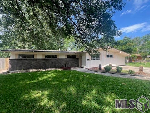 Photo of 2464 Kensington Dr Dr, Baton Rouge, LA 70809 (MLS # BR2026010424)