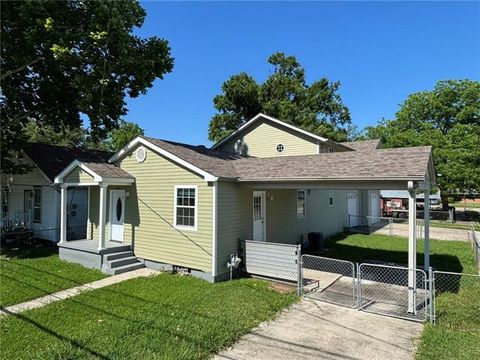 Photo of 362 West Drive AVE, Harahan, LA 70123 (MLS # NO2558190)
