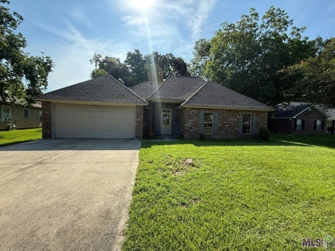 Photo of 4162 Pasadena Dr Dr, Baton Rouge, LA 70814 (MLS # BR2026013028)