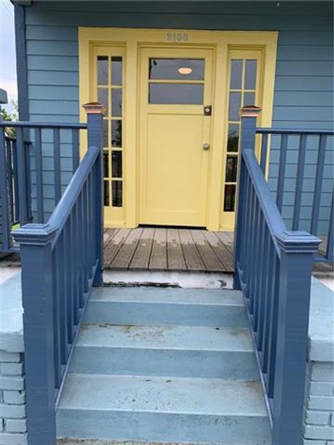 Photo of 3100 Orleans Avenue Ave, New Orleans, LA 70119 (MLS # NO2555101)