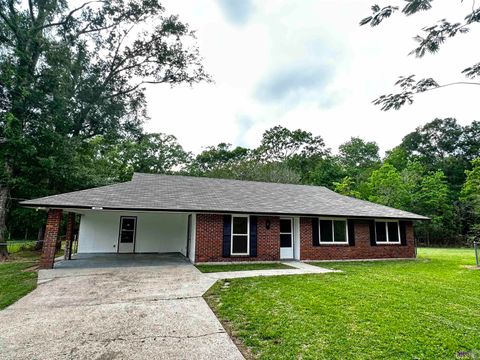 Photo of 3869 Greenway Dr Dr, Baton Rouge, LA 70814 (MLS # BR2026008092)