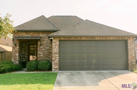 Photo of 7704 Ibiza Dr Dr, Baton Rouge, LA 70820 (MLS # BR2026009474)