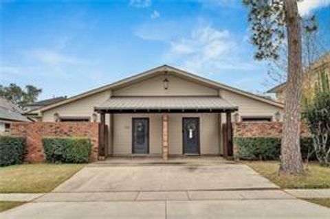 Photo of 428 16th Street St, New Orleans, LA 70124 (MLS # NO2560505)