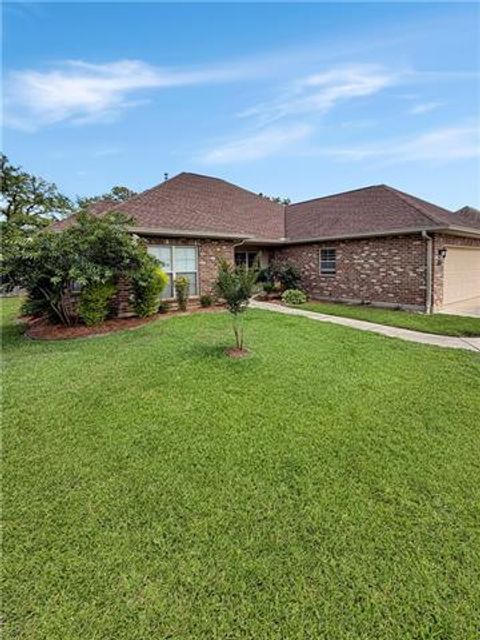 Photo of 39 Magnolia Court Ct, Ponchatoula, LA 70454 (MLS # NO2560424)