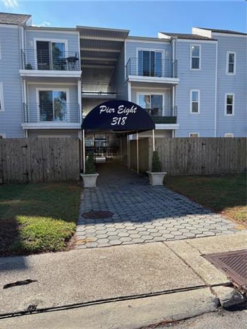 Photo of 318 Lake Marina Avenue Ave #209, New Orleans, LA 70124 (MLS # NO2560266)
