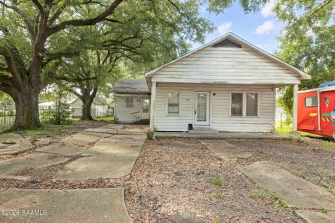 Photo of 209 W Berard Street, St. Martinville, LA 70582 (MLS # 2600008386)