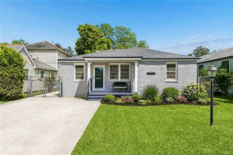 Photo of 1317 N Hullen Street St, Metairie, LA 70001 (MLS # NO2554497)