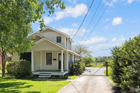 Photo of 5976 College Dr Dr, Baton Rouge, LA 70806 (MLS # BR2026006380)