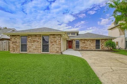 Photo of 3333 Grandlake Boulevard Blvd, Kenner, LA 70065 (MLS # NO2548028)