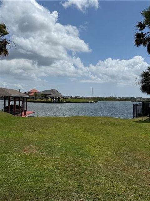 Photo of 1512 Royal Palm Drive Dr, Slidell, LA 70458 (MLS # NO2554523)