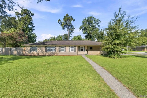 Photo of 932 Marilyn Dr Dr, Baton Rouge, LA 70815 (MLS # BR2026015629)